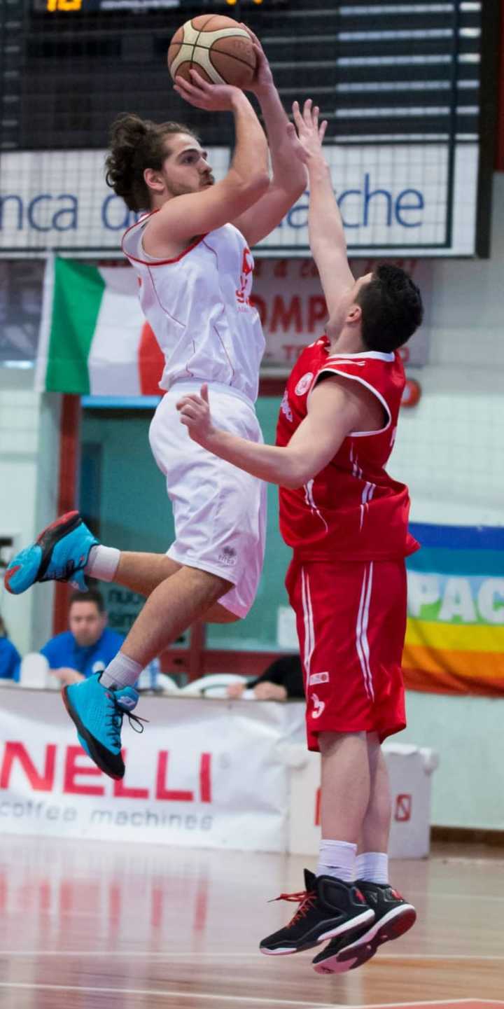 Il Porto Sant'Elpidio Basket firma Mattia Sagripanti