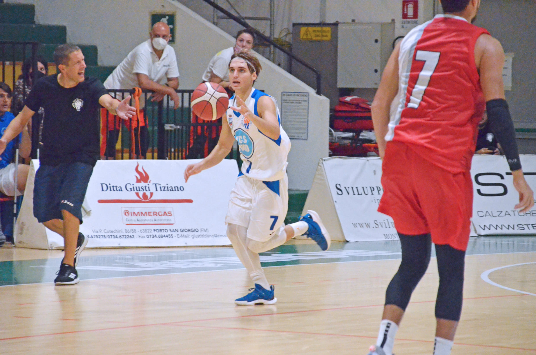 PSE Basket - Vigor Matelica 38-68: Nulla da fare. Il cuore non basta!